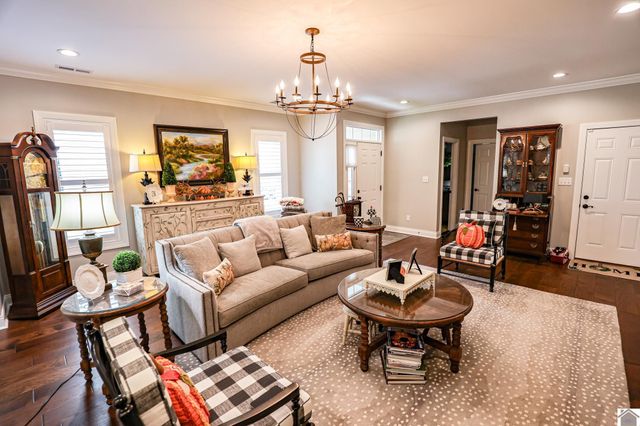 395 Villa Ridge Drive, Paducah, KY 42003