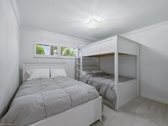 211 3rd AVE S 211, Naples, FL 34102