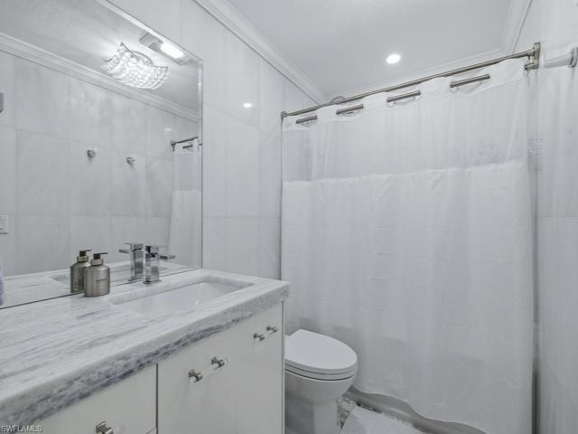 211 3rd AVE S 211, Naples, FL 34102