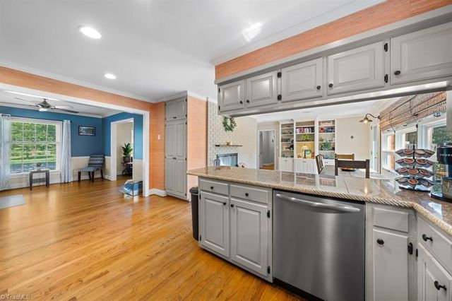 1228 Ridgecrest Avenue, Burlington, NC 27615