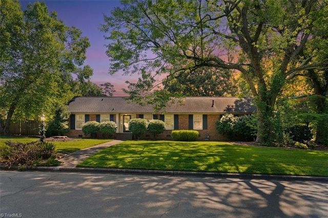 1228 Ridgecrest Avenue, Burlington, NC 27615