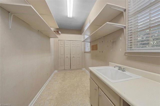 1228 Ridgecrest Avenue, Burlington, NC 27615