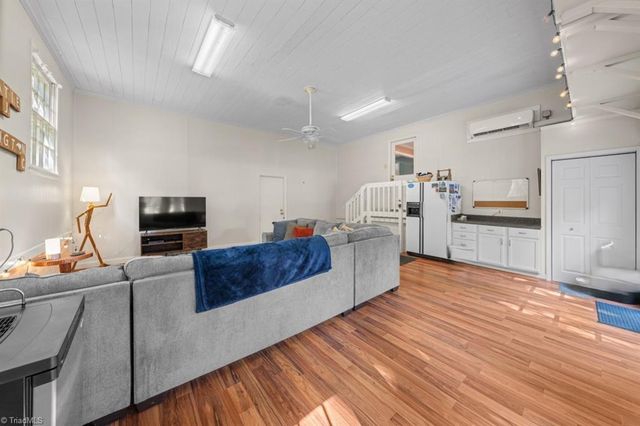 1228 Ridgecrest Avenue, Burlington, NC 27615