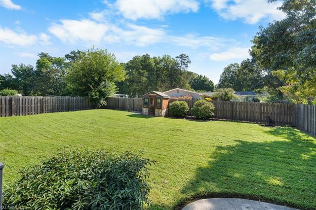1228 Ridgecrest Avenue, Burlington, NC 27615
