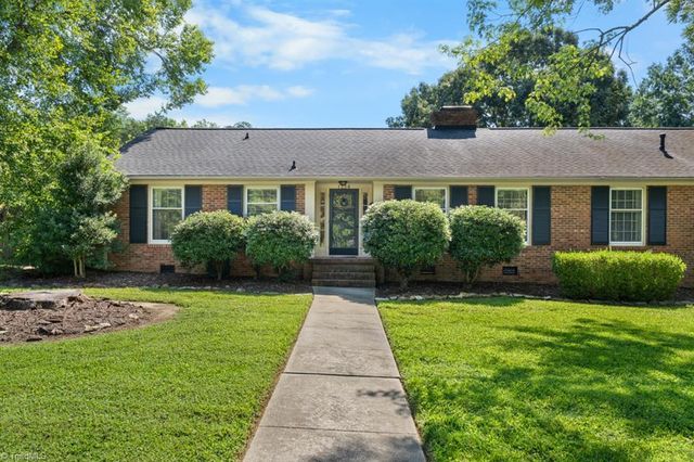 1228 Ridgecrest Avenue, Burlington, NC 27615