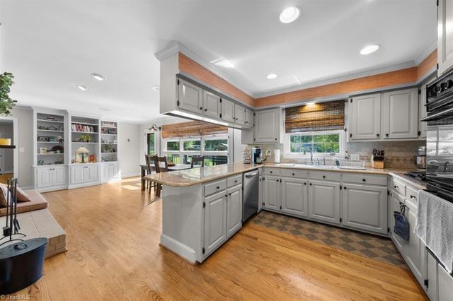 1228 Ridgecrest Avenue, Burlington, NC 27615