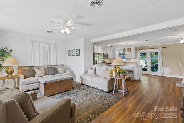 2925 Eastway Drive, Statesville, NC 28625