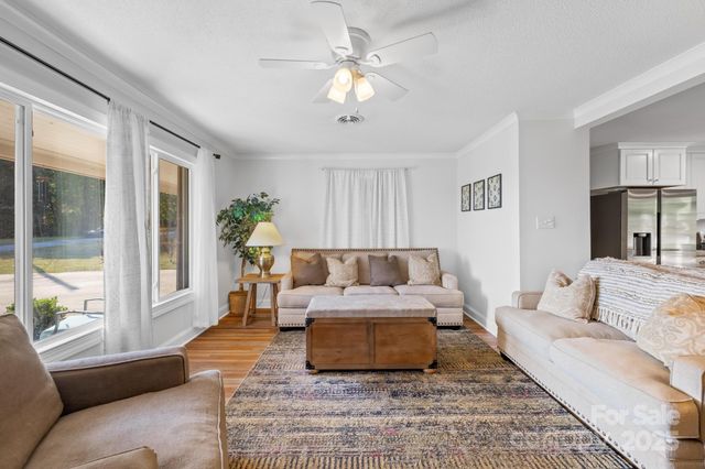 2925 Eastway Drive, Statesville, NC 28625