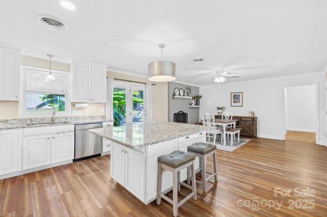 2925 Eastway Drive, Statesville, NC 28625