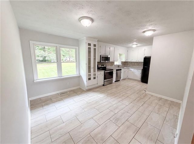 5552 Pine Street, Lula, GA 30554