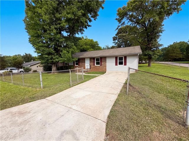 5552 Pine Street, Lula, GA 30554