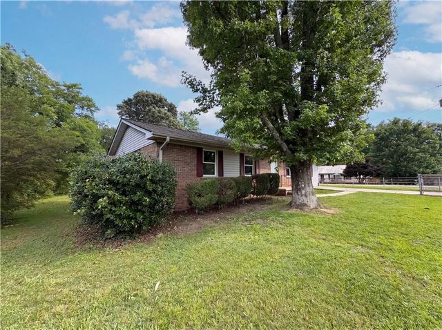 5552 Pine Street, Lula, GA 30554