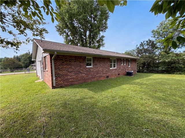 5552 Pine Street, Lula, GA 30554