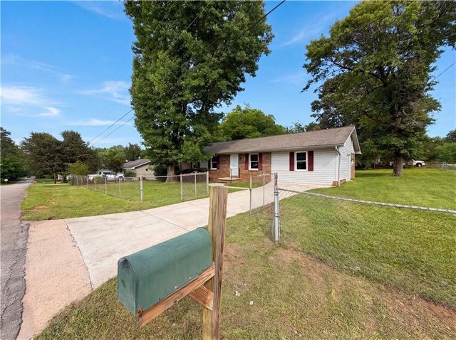 5552 Pine Street, Lula, GA 30554