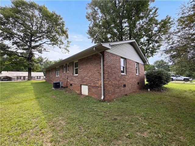 5552 Pine Street, Lula, GA 30554