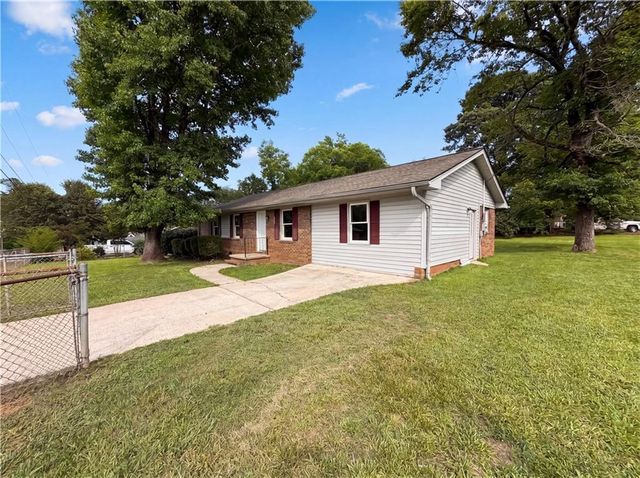 5552 Pine Street, Lula, GA 30554