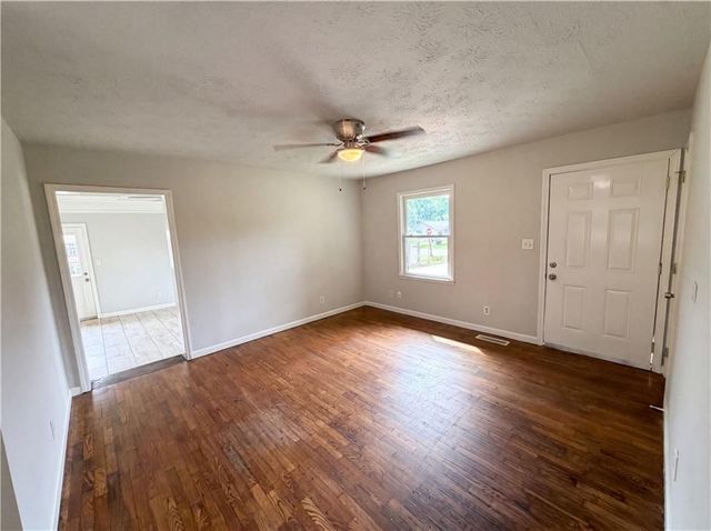 5552 Pine Street, Lula, GA 30554