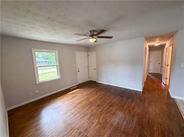 5552 Pine Street, Lula, GA 30554