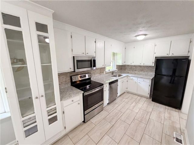 5552 Pine Street, Lula, GA 30554