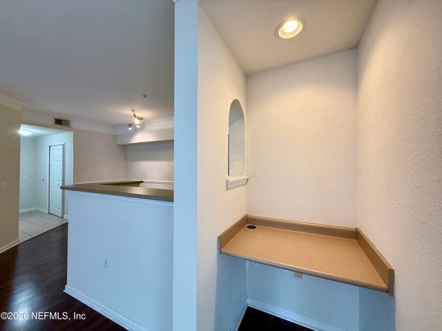 8550 TOUCHTON Road 1027, Jacksonville, FL 32216