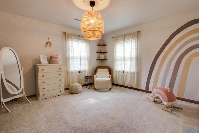 4711 Pineywood Drive SW, Decatur, AL 35603