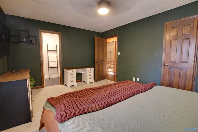 4711 Pineywood Drive SW, Decatur, AL 35603