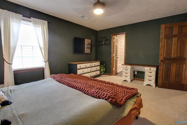 4711 Pineywood Drive SW, Decatur, AL 35603