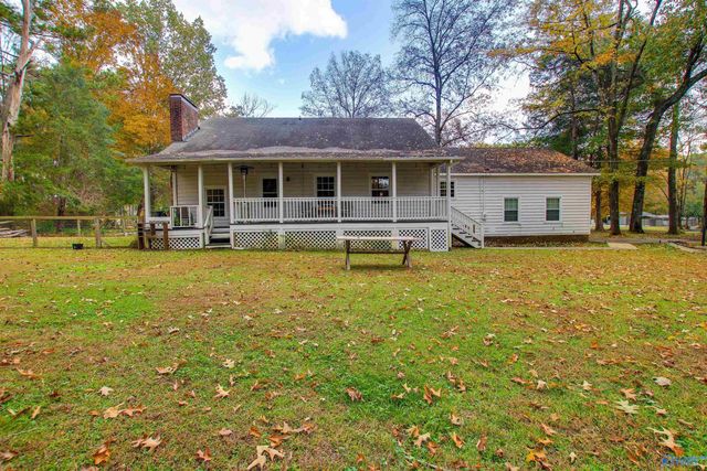 4711 Pineywood Drive SW, Decatur, AL 35603