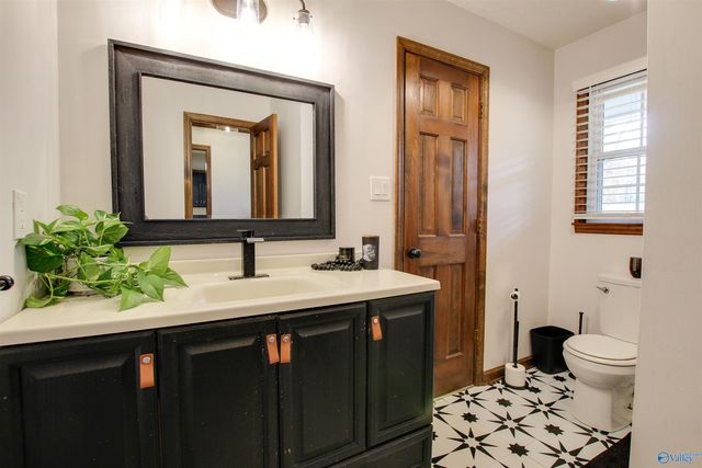 4711 Pineywood Drive SW, Decatur, AL 35603