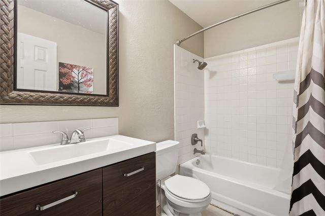 2067 Buckley LN, Round Rock, TX 78664