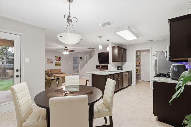 2067 Buckley LN, Round Rock, TX 78664