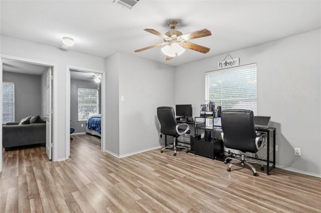 2067 Buckley LN, Round Rock, TX 78664