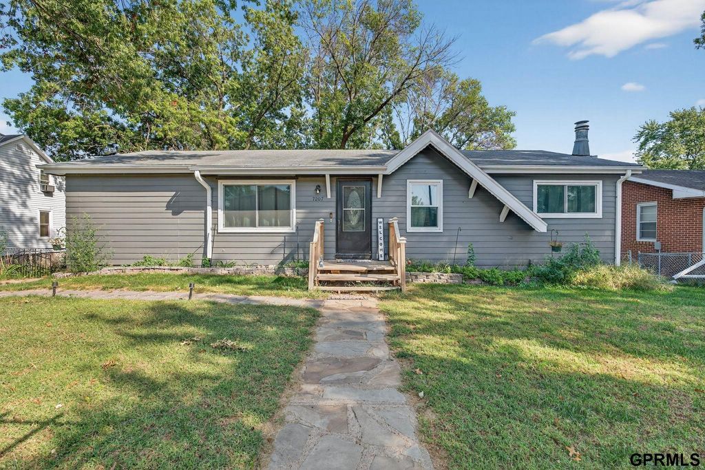7207 S 21 Street, Bellevue, NE 68147