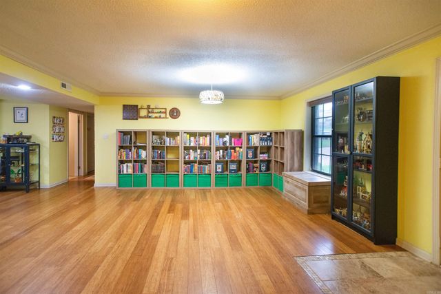 8809 Pea Ridge Circle, Little Rock, AR 72103