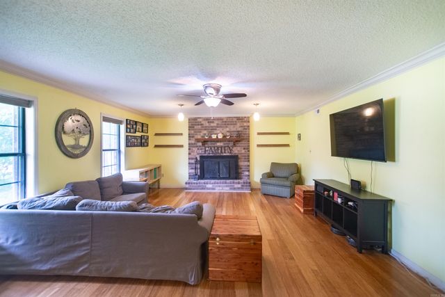 8809 Pea Ridge Circle, Little Rock, AR 72103