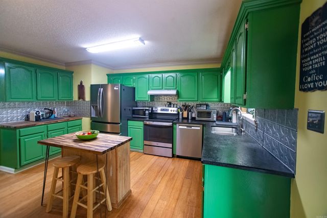 8809 Pea Ridge Circle, Little Rock, AR 72103