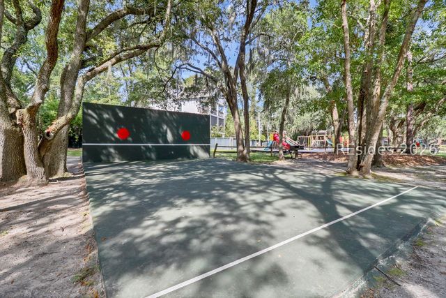40 Folly Field Rd Apt B253, Hilton Head Island, SC 29928