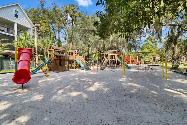 40 Folly Field Rd Apt B253, Hilton Head Island, SC 29928