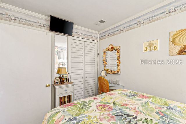 40 Folly Field Rd Apt B253, Hilton Head Island, SC 29928