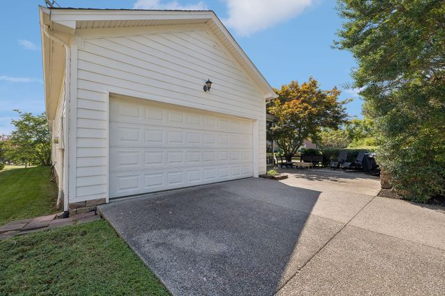 601 Patriot Ln, Franklin, TN 37067