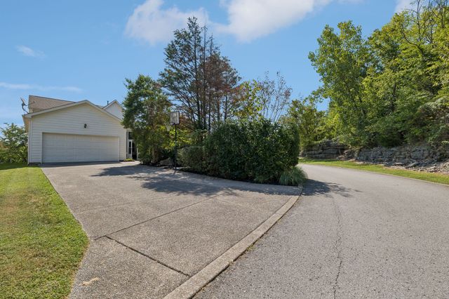 601 Patriot Ln, Franklin, TN 37067