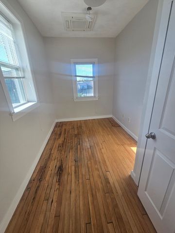4 Gardner St 10, Boston, MA 02134