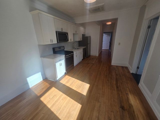4 Gardner St 10, Boston, MA 02134