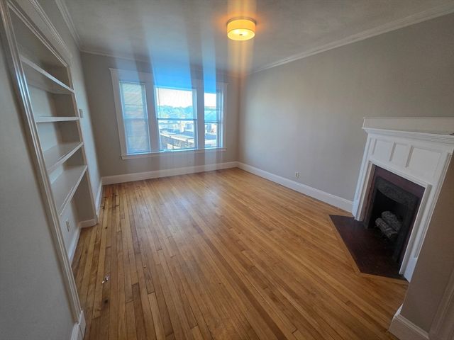 4 Gardner St 10, Boston, MA 02134