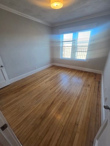 4 Gardner St 10, Boston, MA 02134