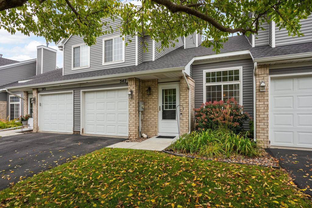 547 Mission Hills Way W, Chanhassen, MN 55317 — photo 2