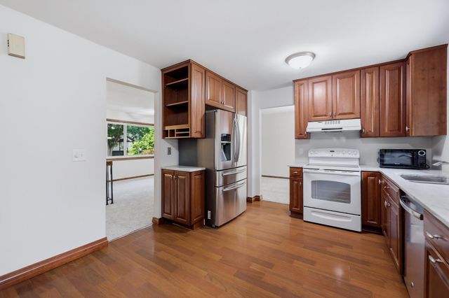 14308 Wedgeway Court, Eden Prairie, MN 55346
