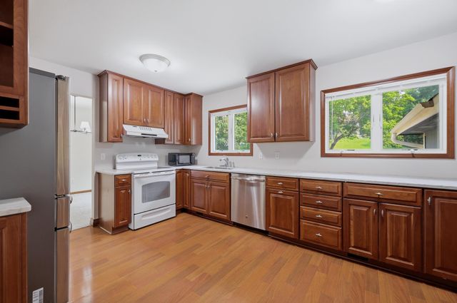 14308 Wedgeway Court, Eden Prairie, MN 55346