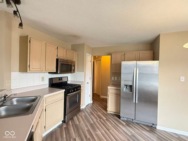 7006 Long Run Drive, Indianapolis, IN 46268