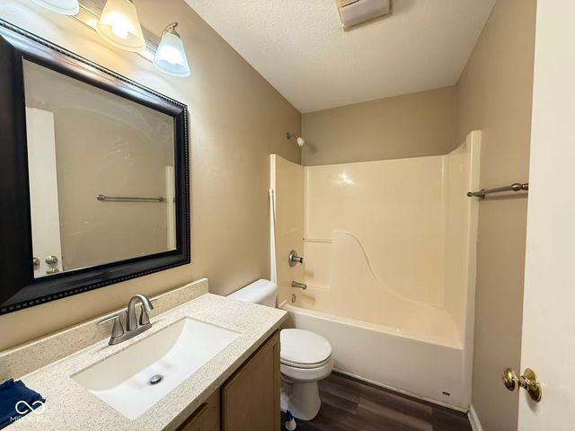 7006 Long Run Drive, Indianapolis, IN 46268